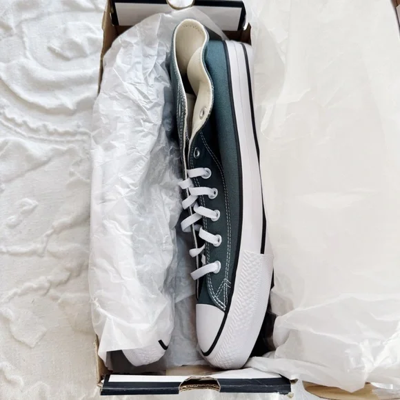 Converse Chuck Taylor All Star
Sneaker Size 13 - Picture 10 of 10